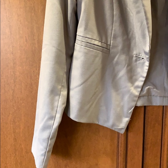 Forever 21 Grey Blazer - Picture 3 of 7
